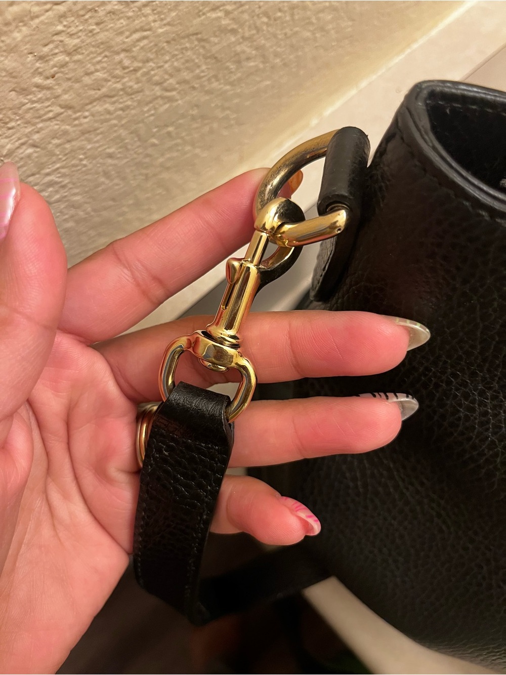 Black Leather Tote Handbag with Gold Hardware - Picture 4 of 11
